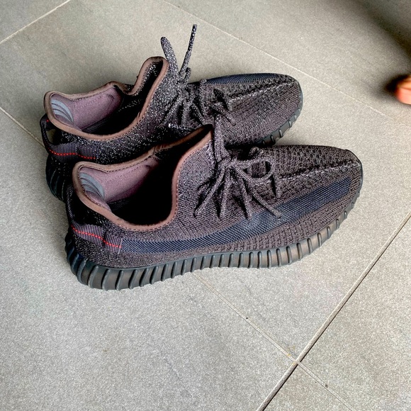 Authentic Yeezy Boost 350 Black reflective - Picture 1 of 6
